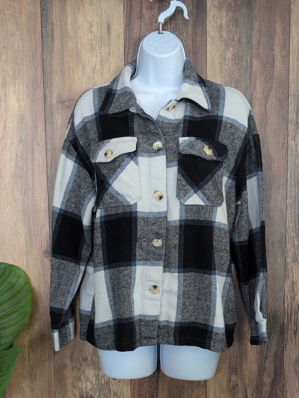 SHEIN Black Navy & White Plaid Utility Shacket Button Down Flannel M Q238